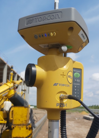 Couler des bordures en b&eacute;ton avec une pr&eacute;cision quasi chirurgicale