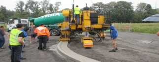 Slipform paver met vernuftige Topcon  mm-gps-sturing zorgt voor Belgische primeur