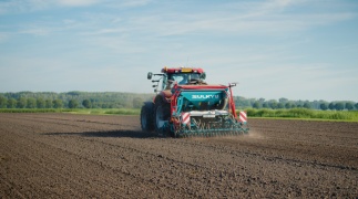 Start het seizoen goed met elektrische aandrijving op de zaaimachine