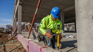 Iedereen op de bouwplaats kan digitaal maatvoeren. En dat zou slim zijn.